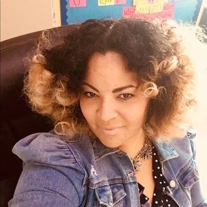 Meet your Posher, April